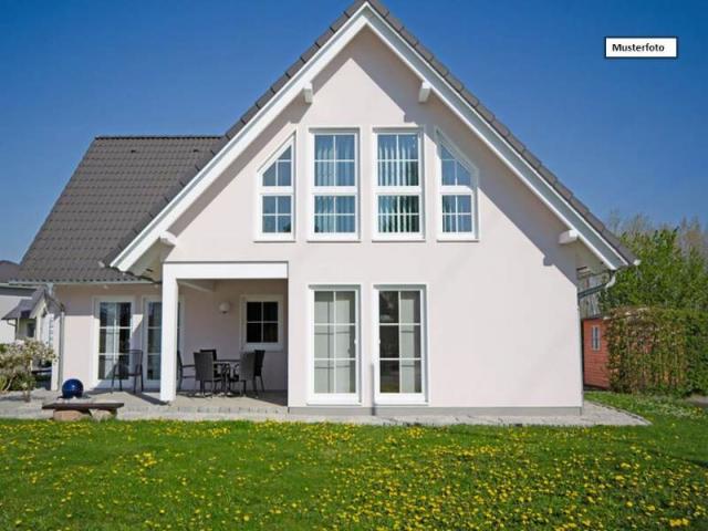 Zweifamilienhaus in 45359 Essen, Lirichblick