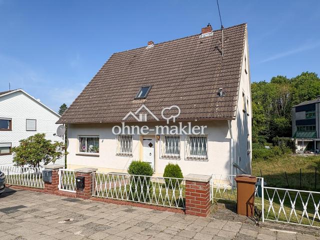 Zweifamilienhaus, teilvermietet, Wohnung im OG in Renovierung. Zentrale Lage Hamm/Sieg