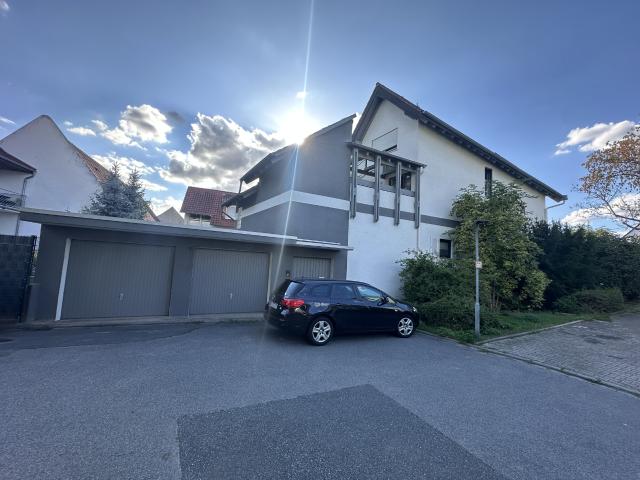 Zweifamilienhaus WEG geteilt separate Eingänge, Terrasse, Balkon, Doppelgarage & schönem Grundst