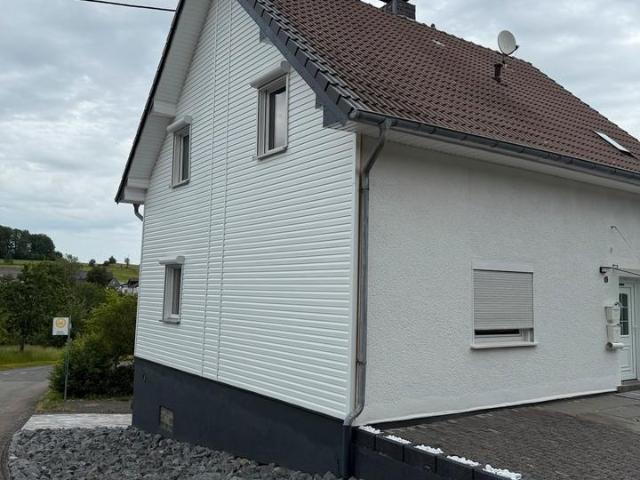 Zweifamilienhaus zu verkaufen in Reichshof
