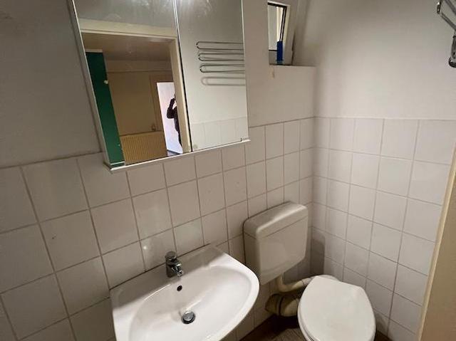 Zweiraumwohnung mit Einbauküche, Duschbad und Stellplatz