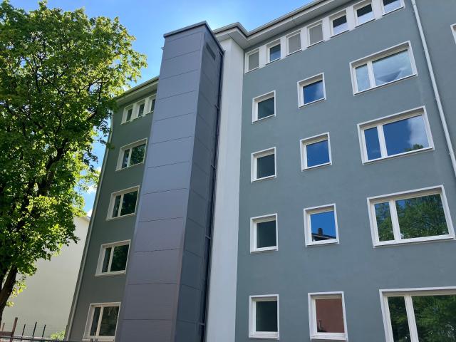 ZWEITBEZUG nach Sanierung Schöne 4 Zimmer Erdgeschosswohnung mit Balkon