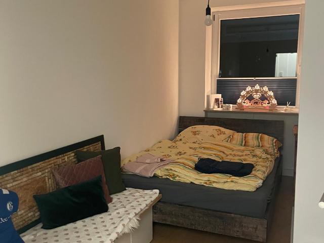 ZWEITBEZUG nach Sanierung Schöne 4 Zimmer Erdgeschosswohnung mit Balkon
