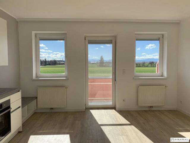 ZWEITBEZUG nach Sanierung / Schöne 2 Zimmer Wohnung mit Balkon | 1. Stock | Fernblick