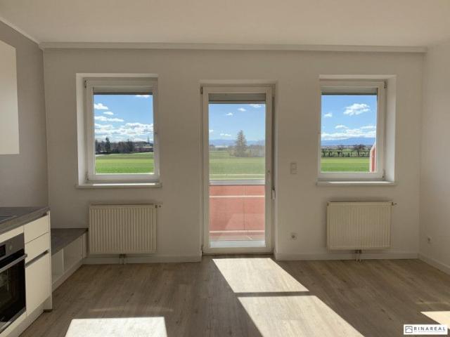 ZWEITBEZUG nach Sanierung / Schöne 2 Zimmer Wohnung mit Balkon | 1. Stock | Fernblick | Einbauküche | ab 1. Oktober 2026