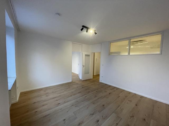 Zweitbezug nach Renovierung / 2 Zimmer Wohnung mit Einbauküche in zentraler Lage in Fürth