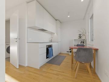 Zweitbezug in 1120 Wien: 1 Zimmer Wohnung mit Balkon und Garagenstellplatz