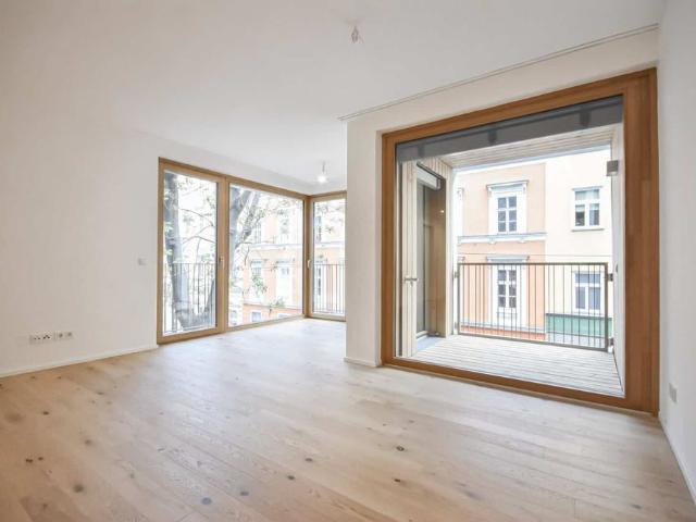 ZWEITBEZUG | Lichtdurchflutete 2 Zimmer mit kleiner Süd Loggia