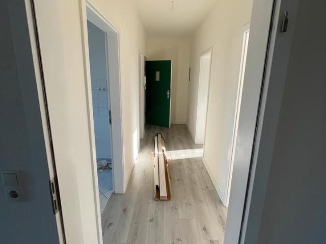 Zweitbezug: 3 Zimmer, EBK, Balkon, nahe Hbf im Grünen