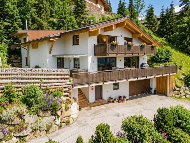 ZWEITWOHNSITZ! Neuwertiges Ferienhaus mit Ski in/Ski out bestehend aus 2 Wohnungen in Maria Alm/Hinterthal