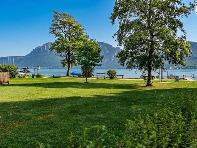 Zweitwohnsitz am Attersee – der See direkt vor der Haustür