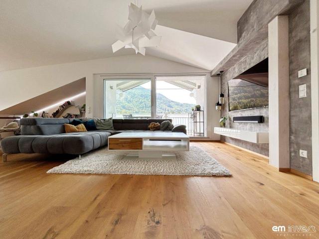 ZWEITWOHNSITZ! Exklusive 4 Zi Dachgeschosswohnung mit traumhafter Terrasse und einzigartigem Gaisbergblick