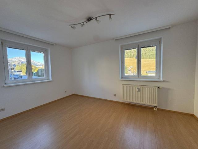 Eigentumswohnung mit 4 Zimmer und südseitige Terrasse und Garage, zweitwohnsitzfähig!