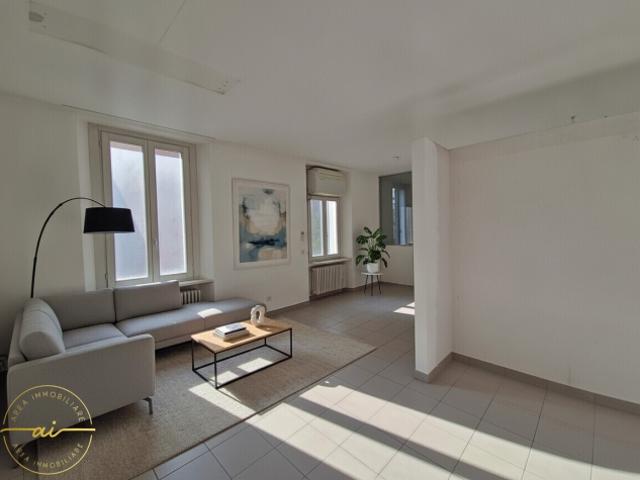 ZWEIZIMMERWOHNUNG WIRD IM ZENTRALEN BEREICH VON CHIASSO RENOVIERT
