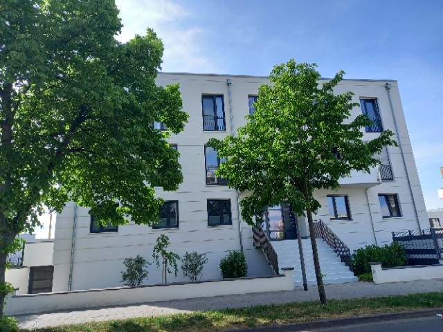 Zwenkau Küchenliebhaber aufgepasst! Tolle 3 Zi. Whg. mit großem Balkon, Parkett, FBH, und EBK!