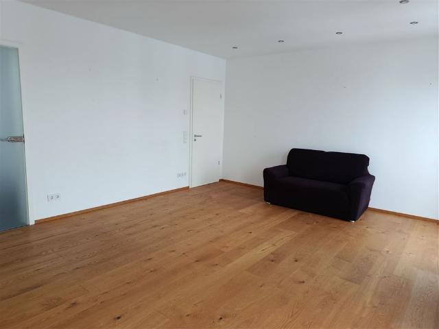Zwenkau Küchenliebhaber aufgepasst! Tolle 3 Zi. Whg. mit großem Balkon, Parkett, FBH, und EBK!