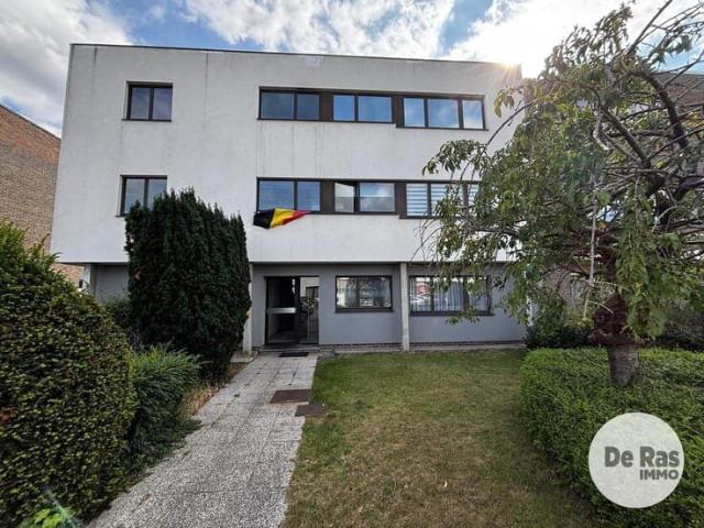 ZWIJNAARDE Gelijkvloers appartement met tuintje