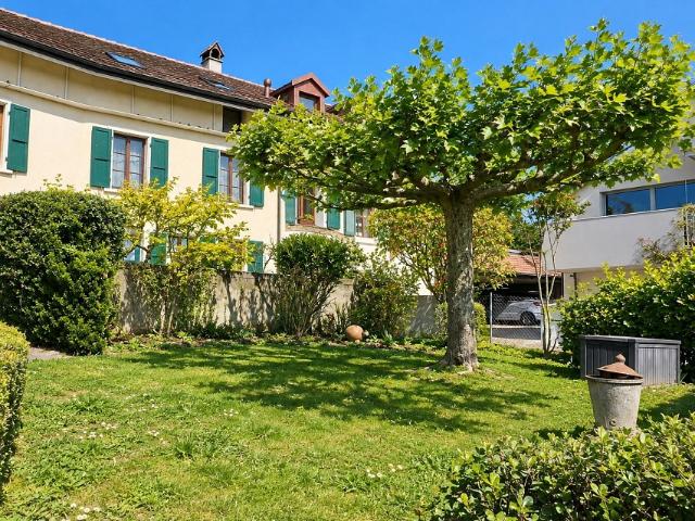 Zwischen Weinbergen und Genfersee: Dorfhaus mit 273 m²