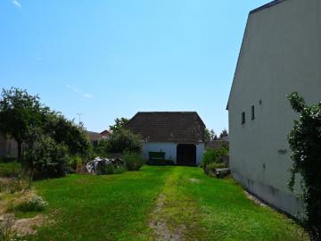Weinviertler Landhaus mit großem Stadel in Unterretzbach