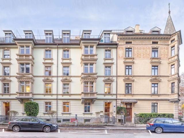 Zwischen Paradeplatz und Zürichsee exklusive 5 Zimmer Maisonette Wohnung