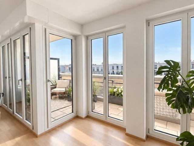 Zwischenmiete: Möbliertes Penthouse mit Dachterrasse | Dez Feb