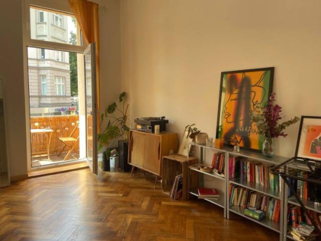 Zwischenmiete: Helle 2 Zimmer Wohnung beste Lage Neukölln