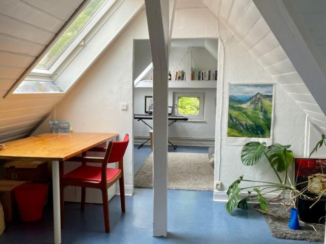 Zwischenmiete in schöner Dachgeschosswohnung