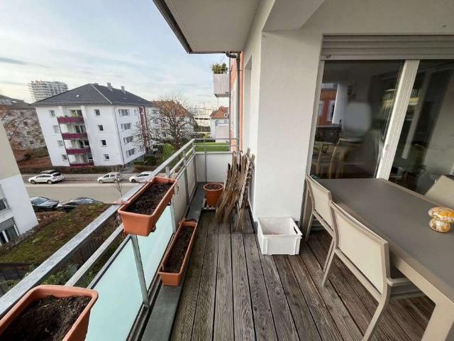 Zwischenmiete 16.11.26 bis 30.06.27: Helle 4 Zimmer Wohnung, ca. 100 m², teilmöbliert, großer Balkon