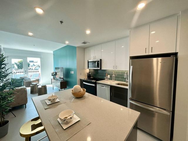 Zu 1 Bedroom Apartment for Rent at 445 Wardlaw Ave, Winnipeg, MB R3L 2J3 River Osborne