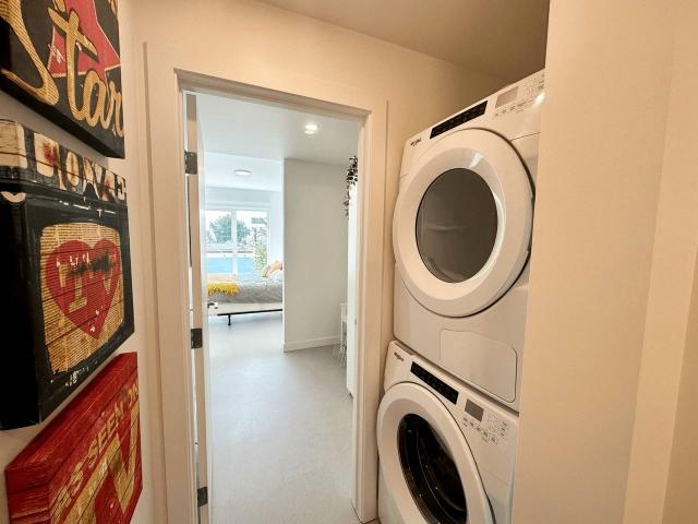 Zu 1 Bedroom Apartment for Rent at 445 Wardlaw Ave, Winnipeg, MB R3L 2J3 River Osborne