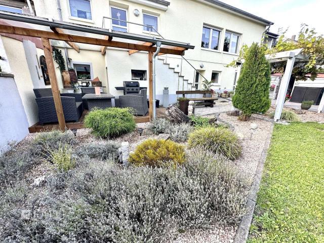 Zu Verkaufen 21 Schlafzimmer Haus Schwalbach Deutschland DS84223474