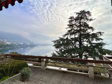 Zu verkaufen 2,5 Zimmer, 57 m2, Seeblick erste Reihe, Loggia 22 m