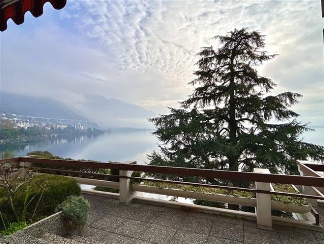 Zu verkaufen 2,5 Zimmer, 57 m2, Seeblick erste Reihe, Loggia 22 m