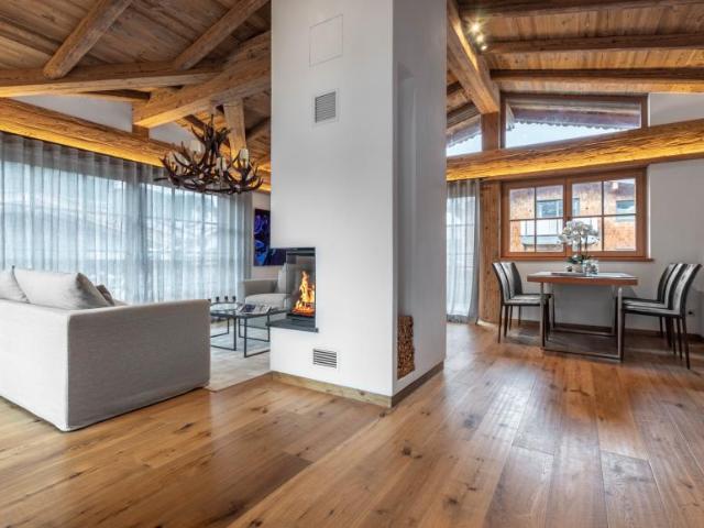 Zu Verkaufen 4 Schlafzimmer Haus Kitzbühel Kitzbühel DS105086699