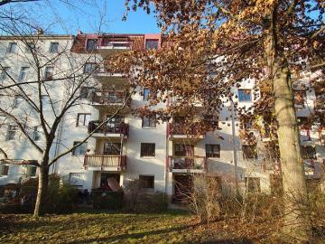 Etagenwohnung zum Verkauf in Ost - Balkon