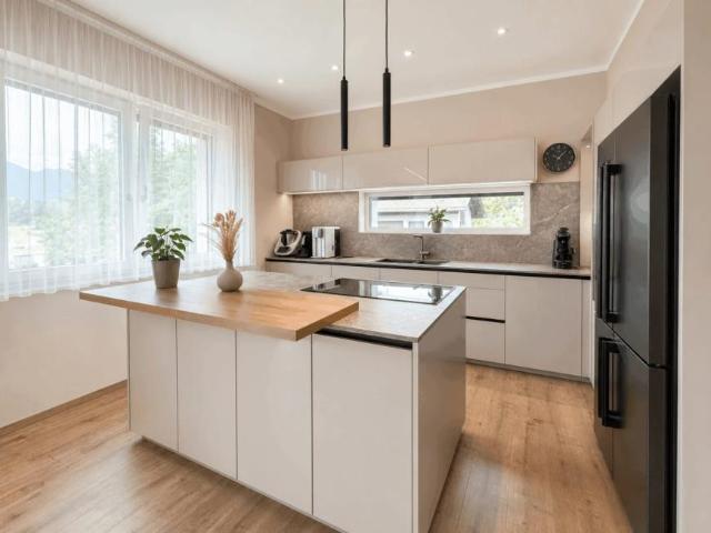 Zu Verkaufen 5 Schlafzimmer Haus Köttmannsdorf Köttmannsdorf DS104643647