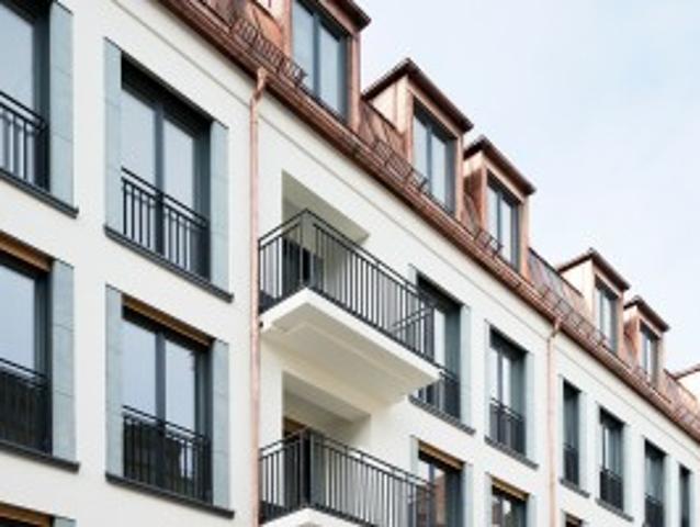 ZU VERKAUFEN: BESTLAGE AM ENGLISCHEN GARTEN Hochwertig ausgestattete 4 Zimmer Wohnung mit Balkon und Terrasse, Tiefgarage etc