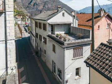 ZU VERKAUFEN IN VERSCIO EINFAMILIENHAUS IN DER ALTSTADT