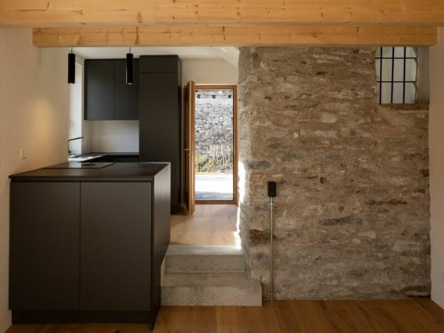 ZU VERKAUFEN IM ZENTRUM VON GORDOLA Rustico/Haus komplett renoviert