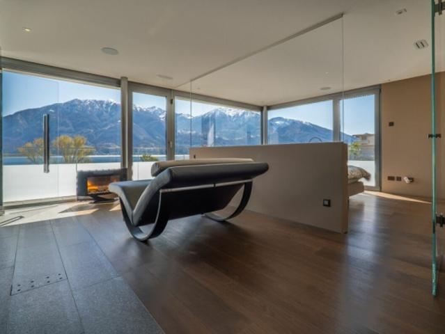ZU VERKAUFEN IN MINUSIO moderne 4,5 Zimmer Duplex Dachwohnung mit Seeblick in einem Zweifamilienhaus