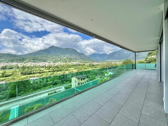 ZU VERKAUFEN IN SOLDUNO FANTASTISCHES 4 ZIMMER ATTIKAWHNUNG MIT ATEMBERAUBENDER AUSSICHT