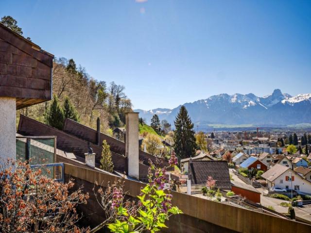 Zu verkaufen in Steffisburg 5.5 Zimmer Reihenhaus mit hoher Privatsphäre