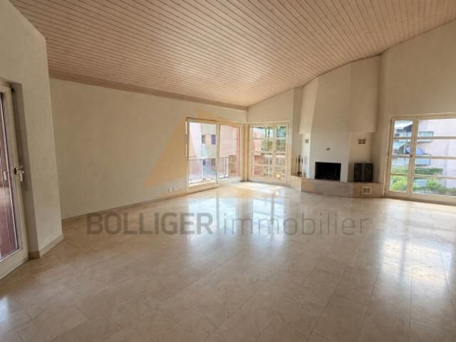 ZU VERKAUFEN PRÄGTIGES 4,5 ZIMMER APPARTEMENT IN EINER EIGENTÜMERGEWERBENEN WOHNGEBIET PPE VON 137 M2