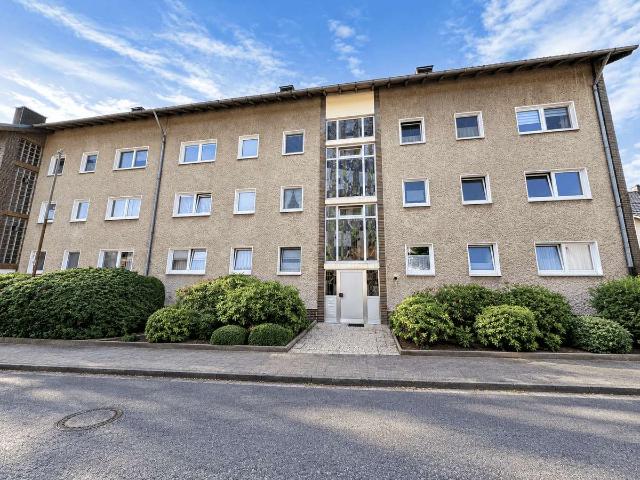 ZU VERMIETEN: 3 Zimmerwohnung in ruhiger Lage von Wickede mit Balkon, Einbauküche und Kellerraum