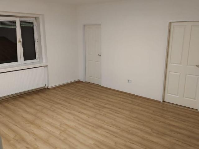 Zu Vermieten 3 Schlafzimmer Wohnung Möllersdorf AUT DS105335406