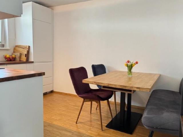 Zu Vermieten 2 Schlafzimmer Wohnung Hard AUT DLS101182754