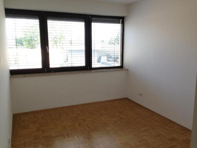 Zu Vermieten 2 Schlafzimmer Wohnung Premstätten AUT DLS102275707