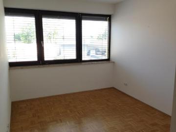 Zu Vermieten 2 Schlafzimmer Wohnung Premstätten AUT DS102275707
