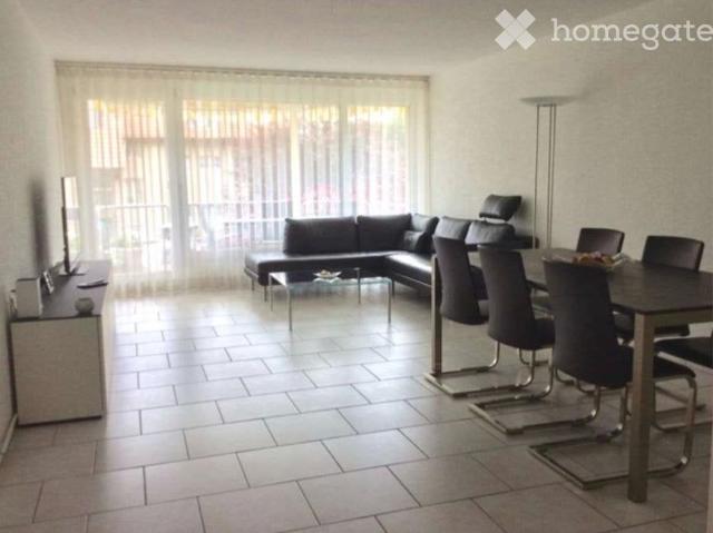 zu Vermieten 4 1/2 Zimmer Wohnung