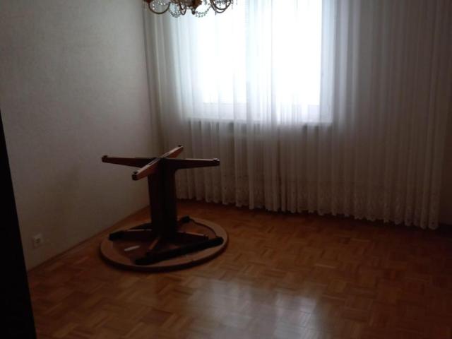 Zu Vermieten 4 Schlafzimmer Wohnung Gaweinstal AUT DLS101873498